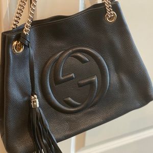 AUTHENTIC GUCCI • Italian Leather Shoulder Handbag